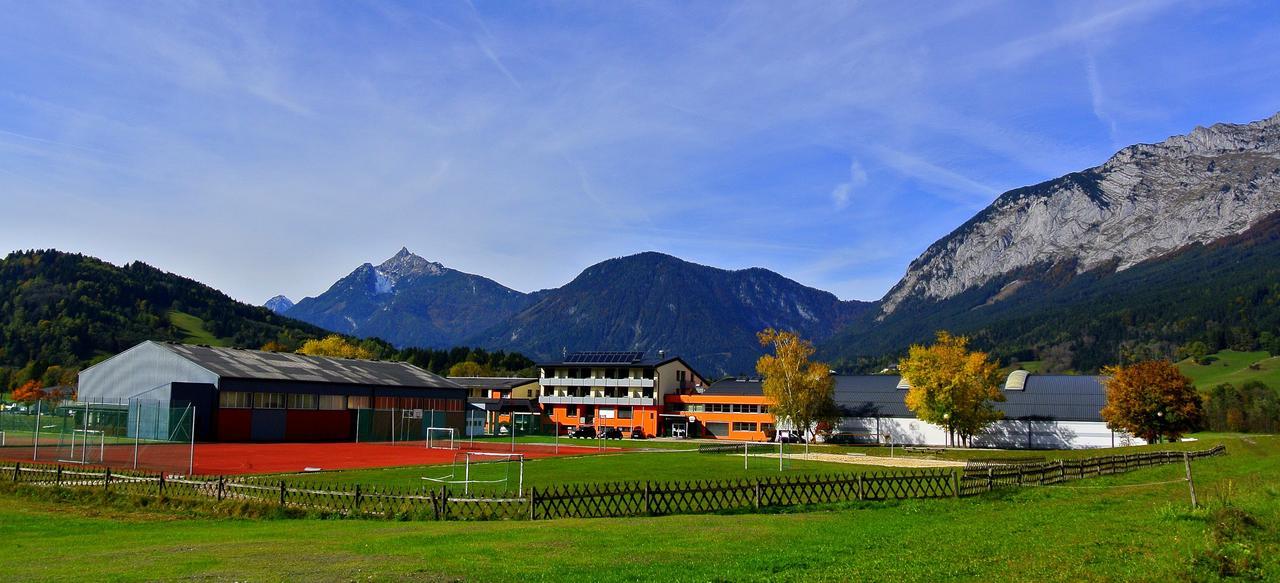 Sportsarea Grimming Bed & Breakfast Niederoblarn Exterior photo